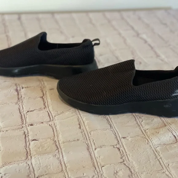 SKECHERS EUC women’s Skechers Slip On Memory Foam GoWalk Walking Shoes Sz 9 - Picture 10 of 10